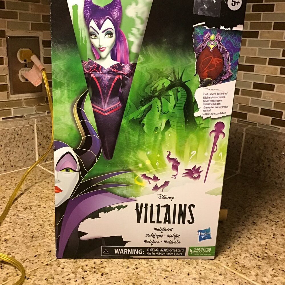Disney Villains Maleficent Fashion Doll 2021 Hasbro #F4561 NEW